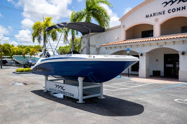 New 2022 Hurricane SunDeck Sport OB SS 185 OB #7874 image 2