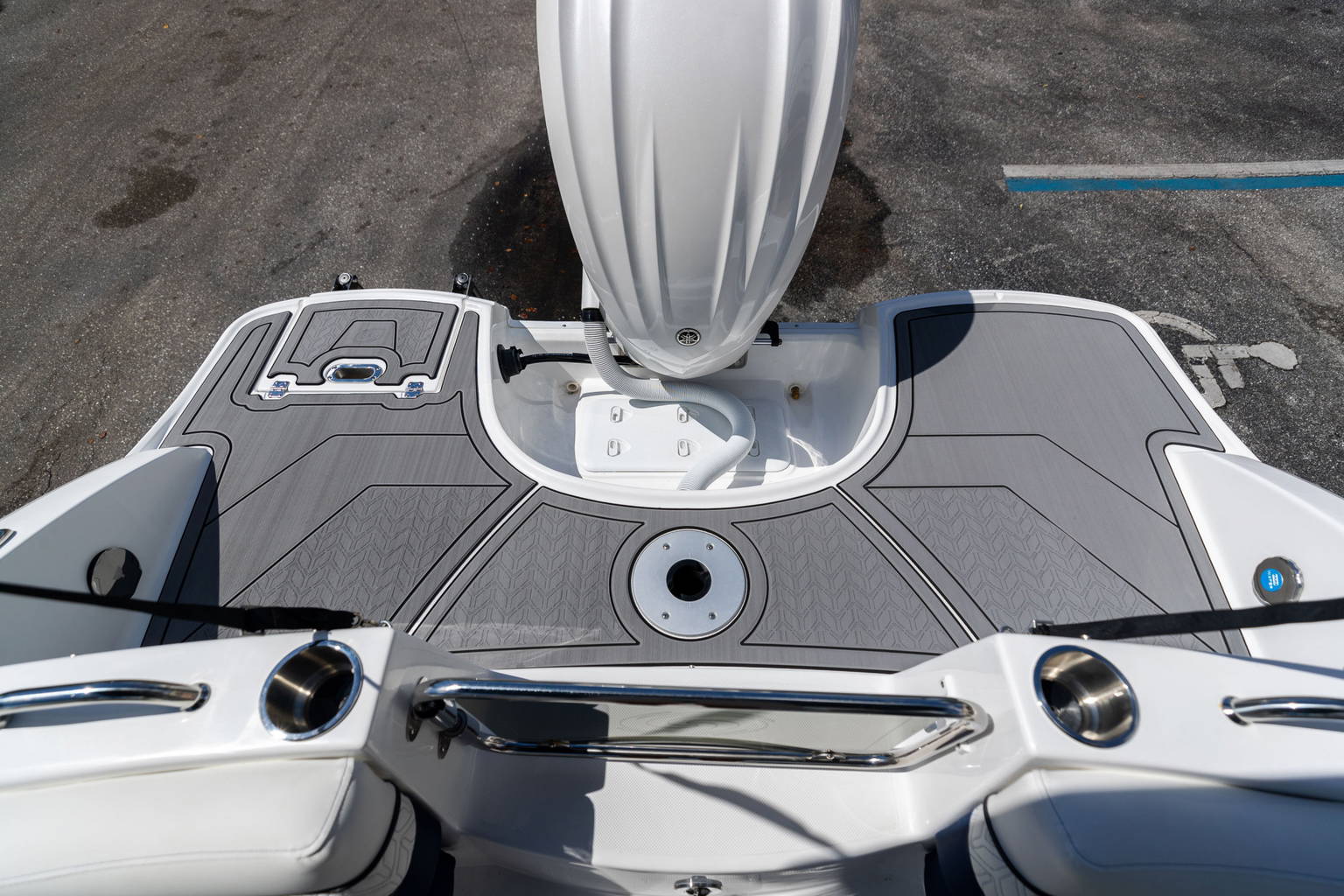 New 2023 Hurricane SunDeck 2690 OB #3756 image 9