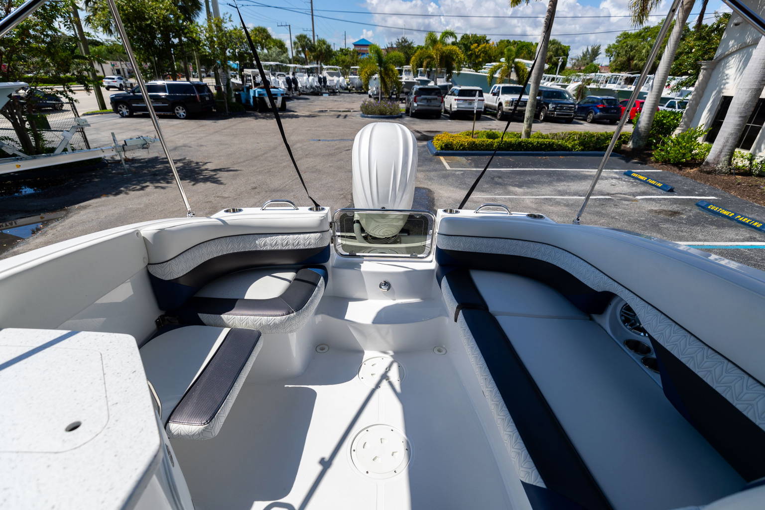 New 2023 Hurricane SunDeck 2690 OB #3756 image 12