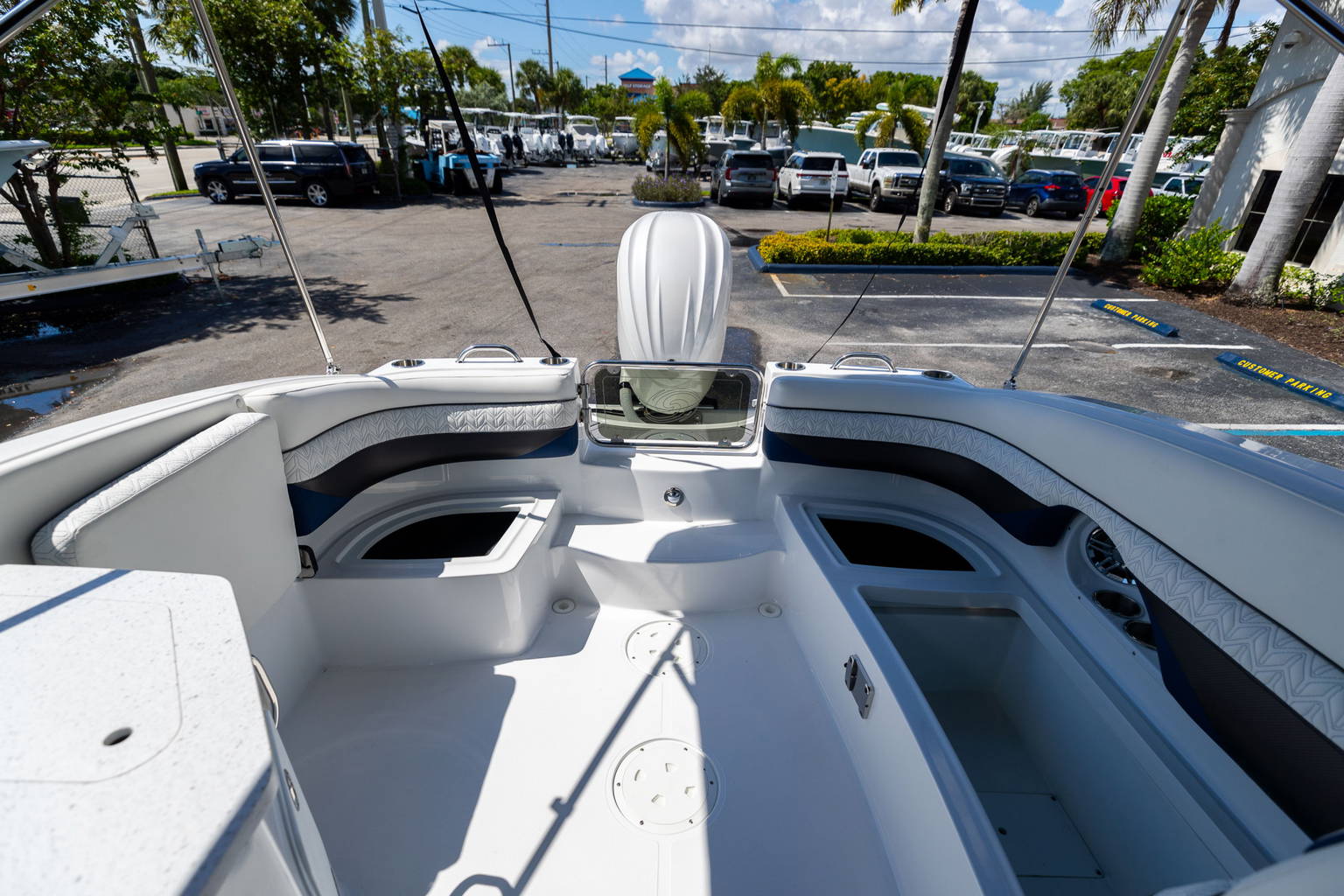 New 2023 Hurricane SunDeck 2690 OB #3756 image 13
