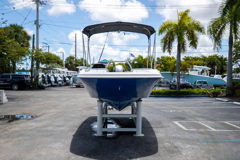 New 2022 Hurricane SunDeck Sport OB SS 185 OB #7874 image 3