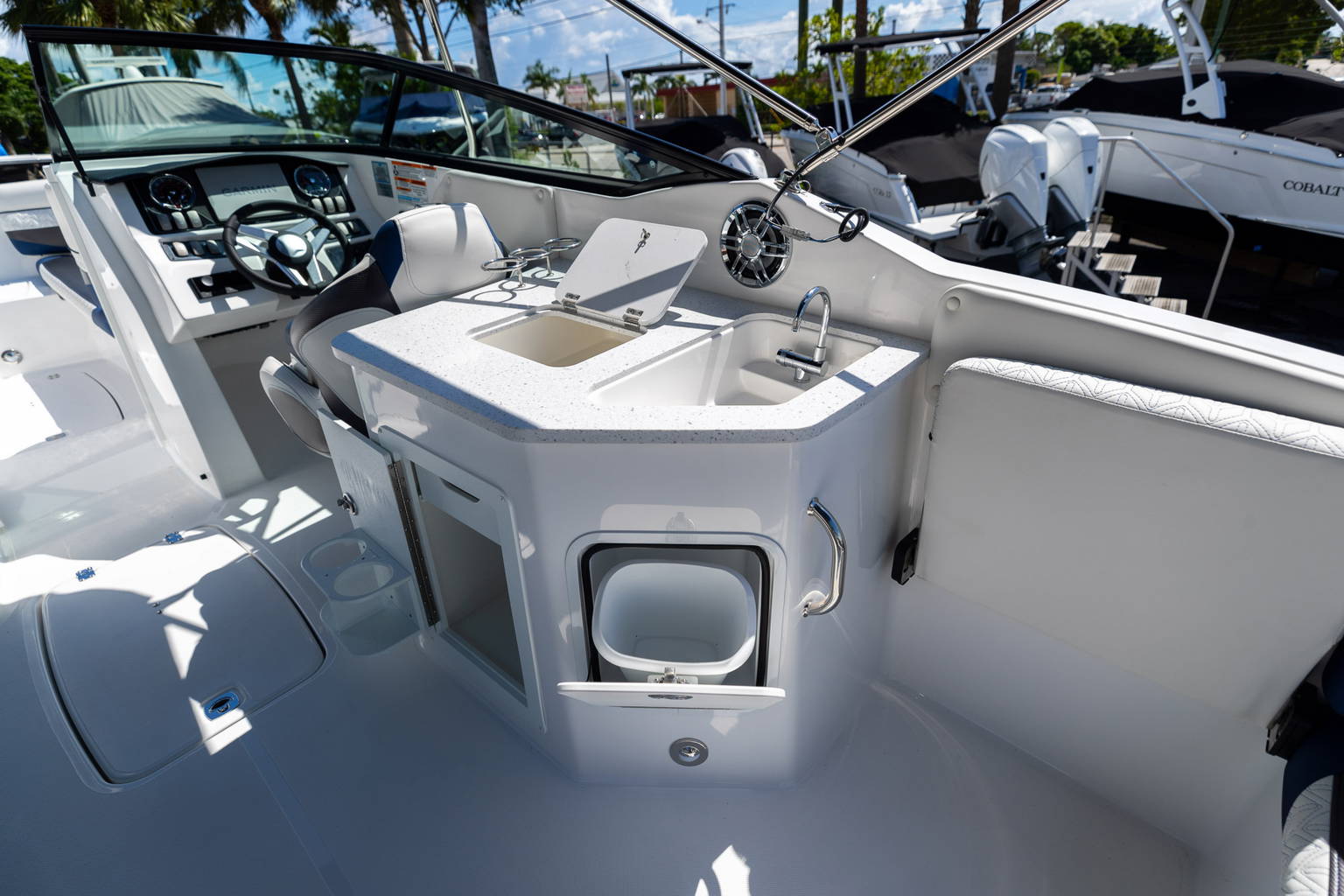 New 2023 Hurricane SunDeck 2690 OB #3756 image 15