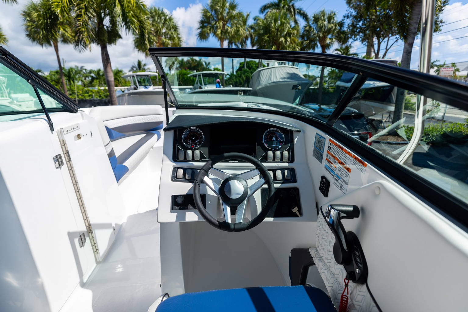 New 2023 Hurricane SunDeck 2690 OB #3756 image 17
