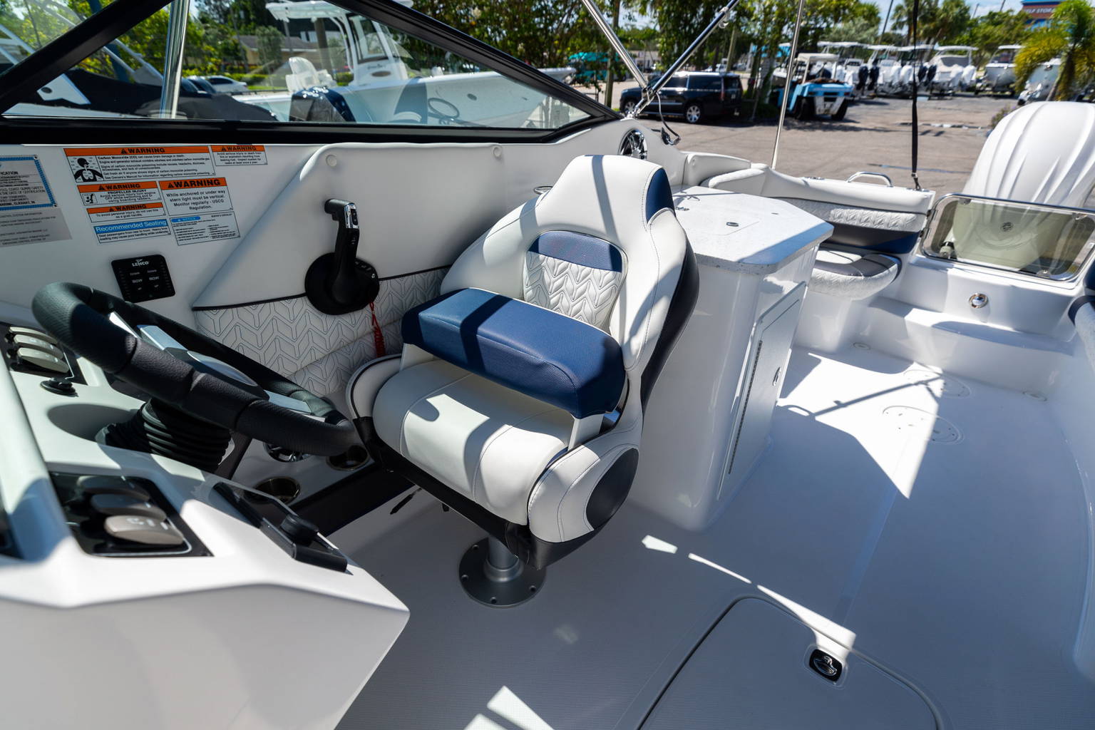New 2023 Hurricane SunDeck 2690 OB #3756 image 21