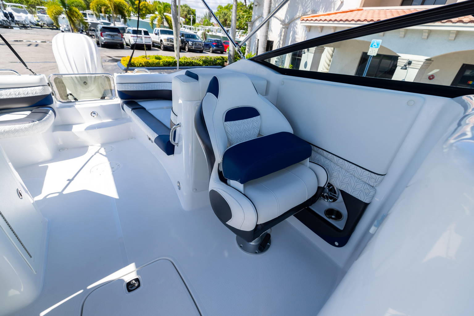 New 2023 Hurricane SunDeck 2690 OB #3756 image 23