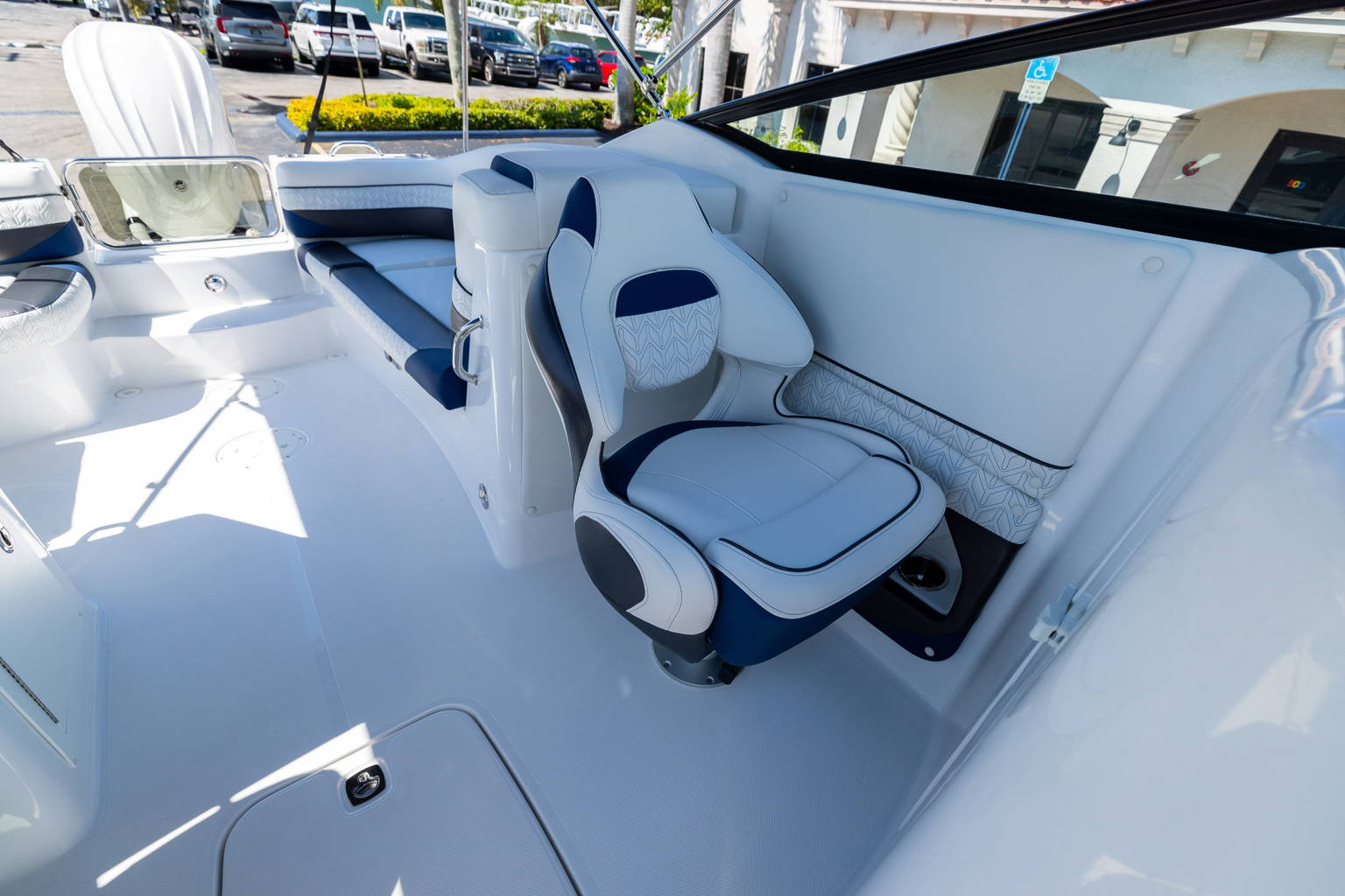 New 2023 Hurricane SunDeck 2690 OB #3756 image 24