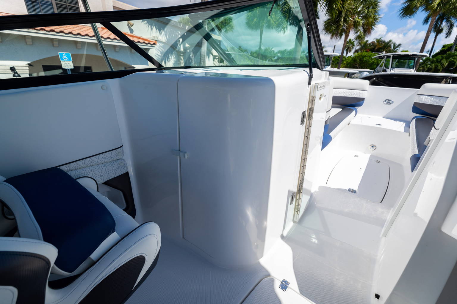 New 2023 Hurricane SunDeck 2690 OB #3756 image 25