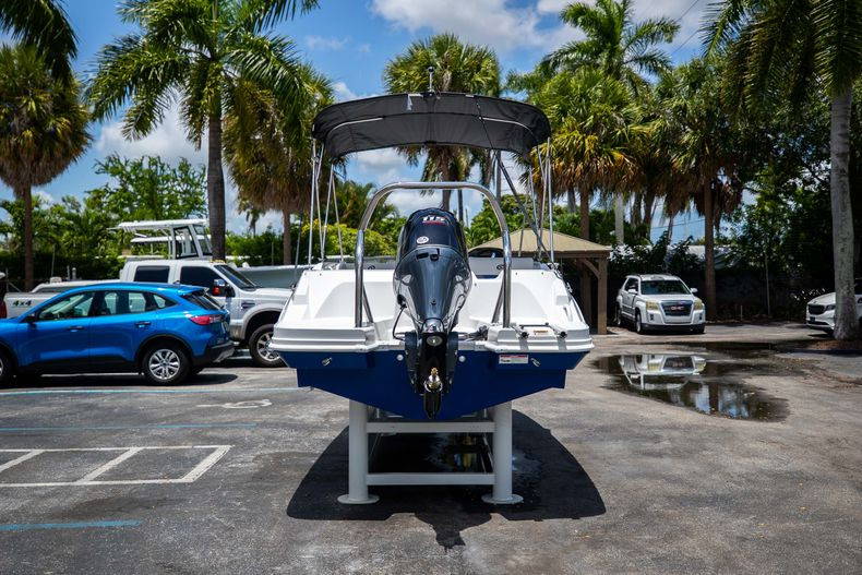 New 2022 Hurricane SunDeck Sport OB SS 185 OB #7874 image 7