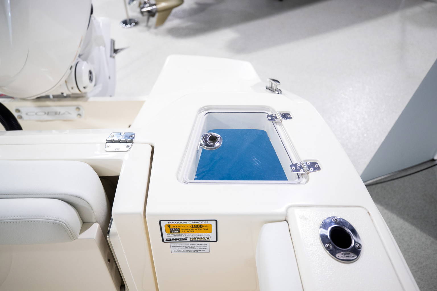 New 2023 Cobia 240 DC #E028 image 7