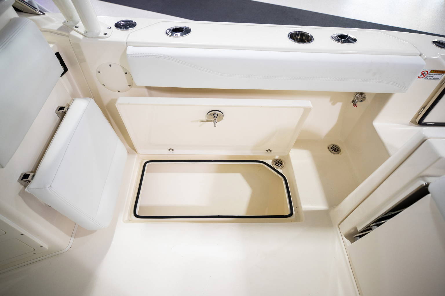 New 2023 Cobia 240 DC #E028 image 10