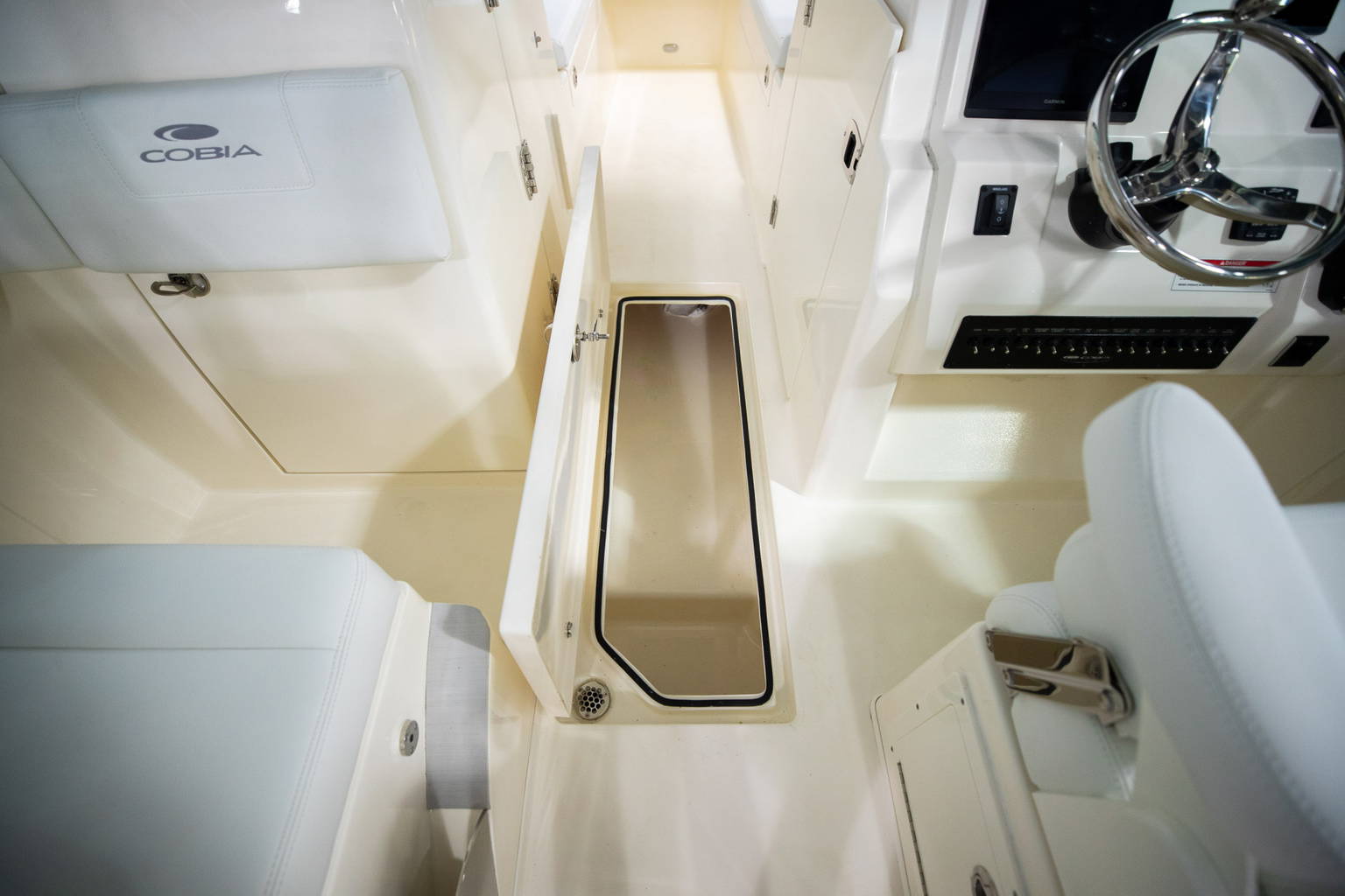 New 2023 Cobia 240 DC #E028 image 32