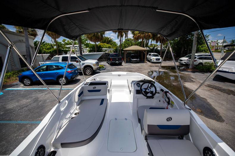 New 2022 Hurricane SunDeck Sport OB SS 185 OB #7874 image 9