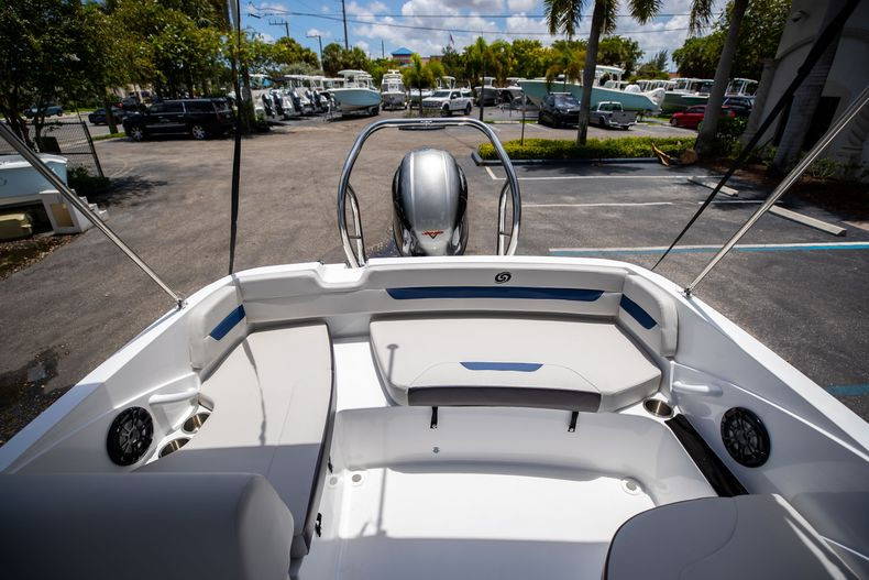 New 2022 Hurricane SunDeck Sport OB SS 185 OB #7874 image 10
