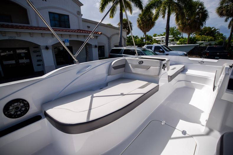 New 2022 Hurricane SunDeck Sport OB SS 185 OB #7868 image 19