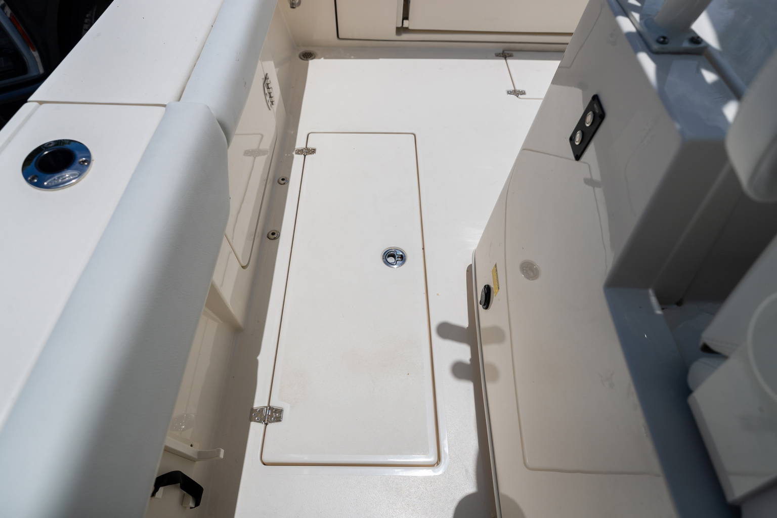 New 2023 Cobia 320 CC #A030 image 19
