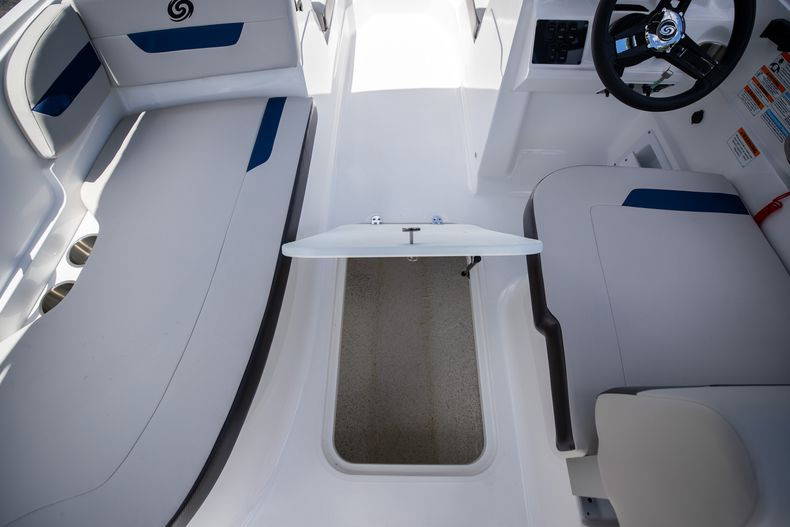 New 2022 Hurricane SunDeck Sport OB SS 185 OB #7874 image 15