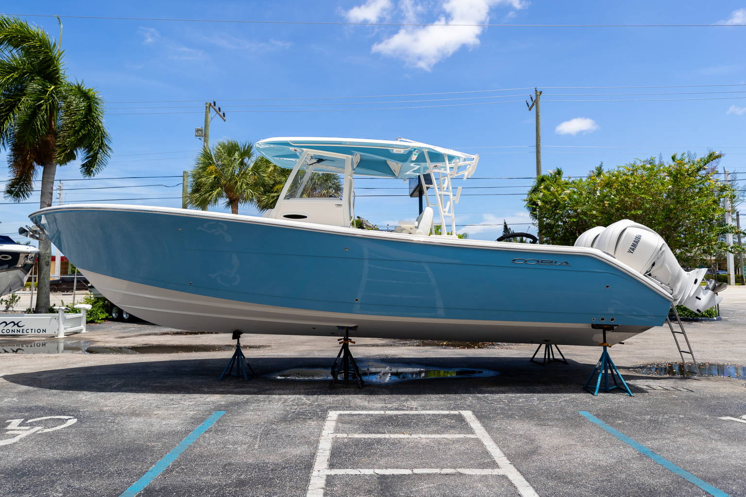 New 2023 Cobia 320 CC #A030 image 5