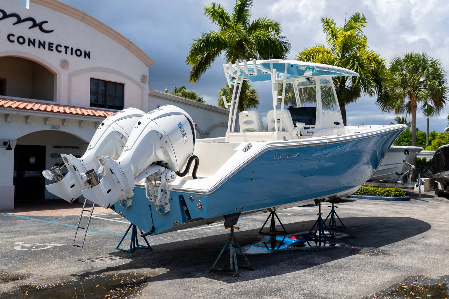 New 2023 Cobia 320 CC #A030 image 8