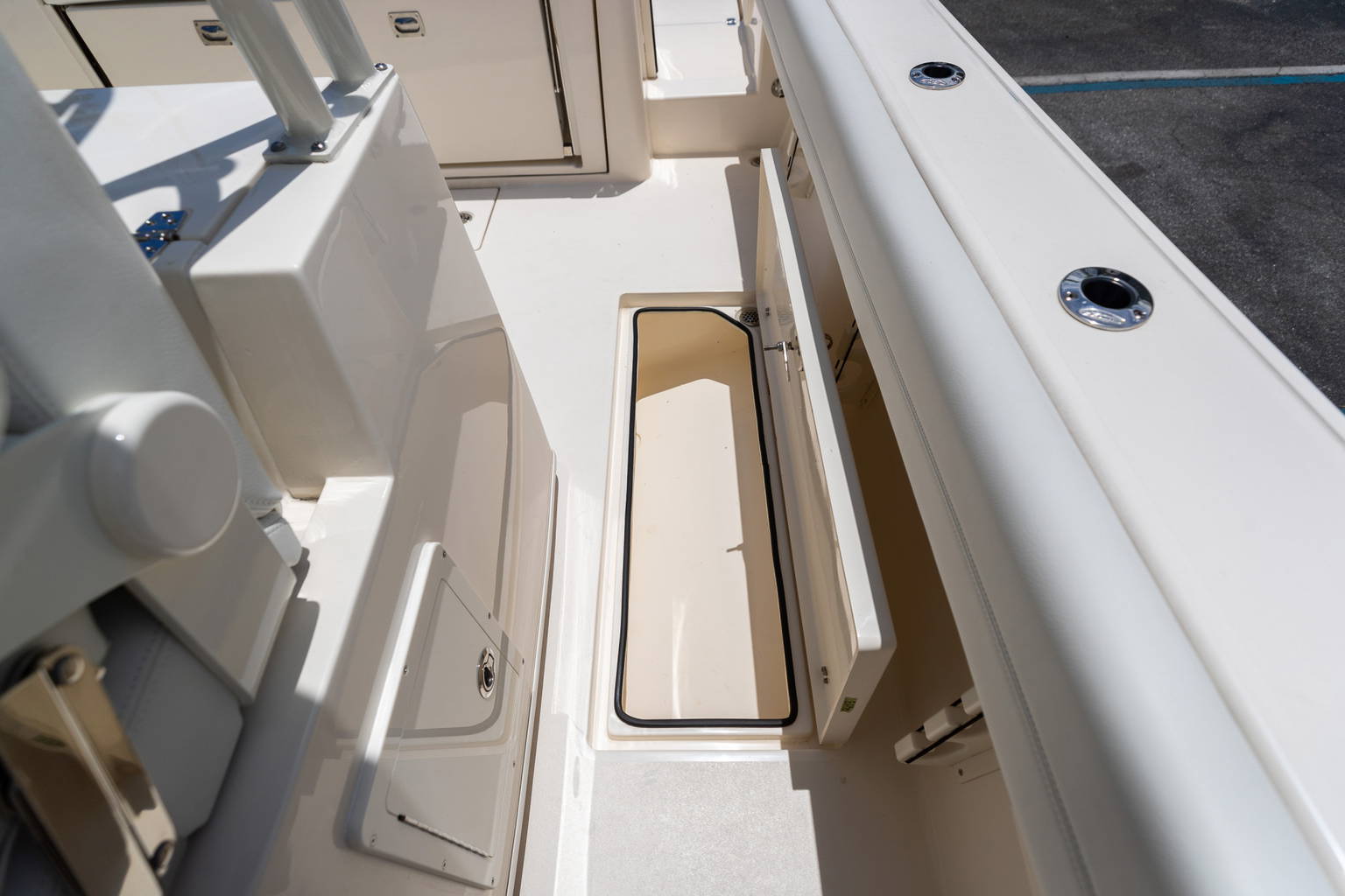 New 2023 Cobia 320 CC #A030 image 27
