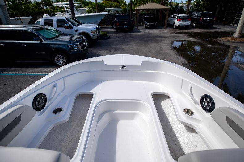 New 2022 Hurricane SunDeck Sport OB SS 185 OB #7868 image 29