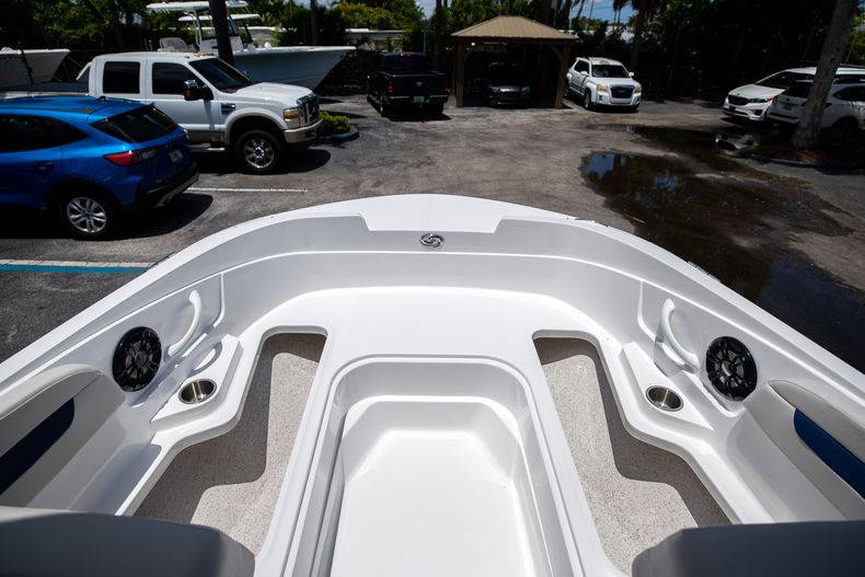 New 2022 Hurricane SunDeck Sport OB SS 185 OB #7874 image 26