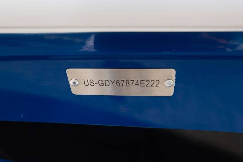 New 2022 Hurricane SunDeck Sport OB SS 185 OB #7874 image 28