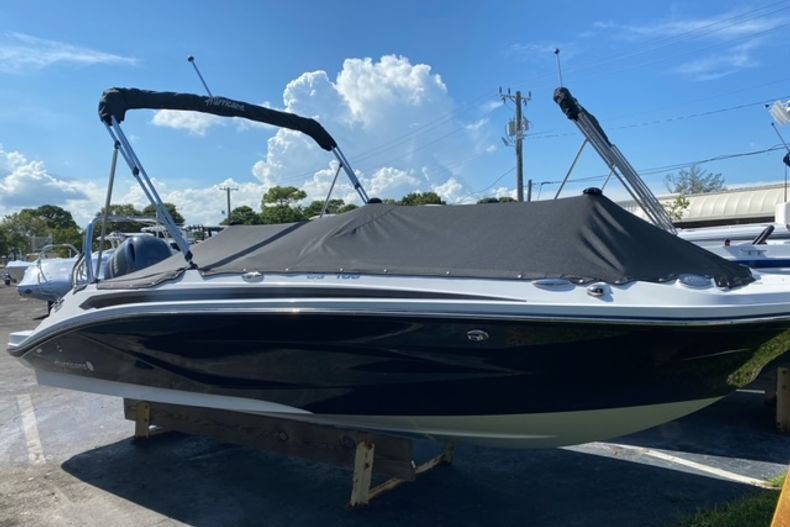 New 2022 Hurricane SunDeck Sport SS 185 OB #8343 image 1