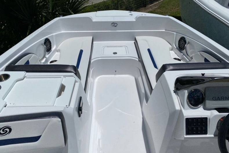 Alternative image of Hurricane SunDeck Sport OB SS 205 OB in West Palm Beach, FL