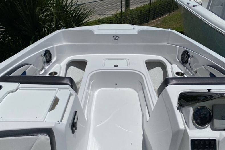 New 2022 Hurricane SunDeck Sport OB SS 205 OB #7870 image 6