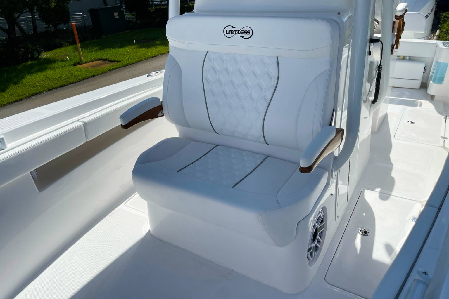 New 2024 Limitless 26 Center Console #6017 image 38