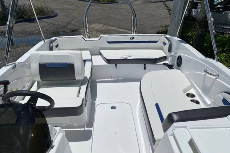 New 2022 Hurricane SunDeck Sport OB SS 205 OB #7870 image 7