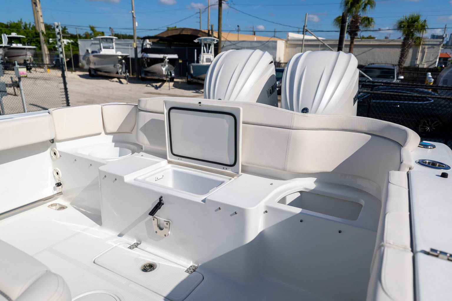 New 2023 Sea Hunt Ultra 305 SE #0107 image 14