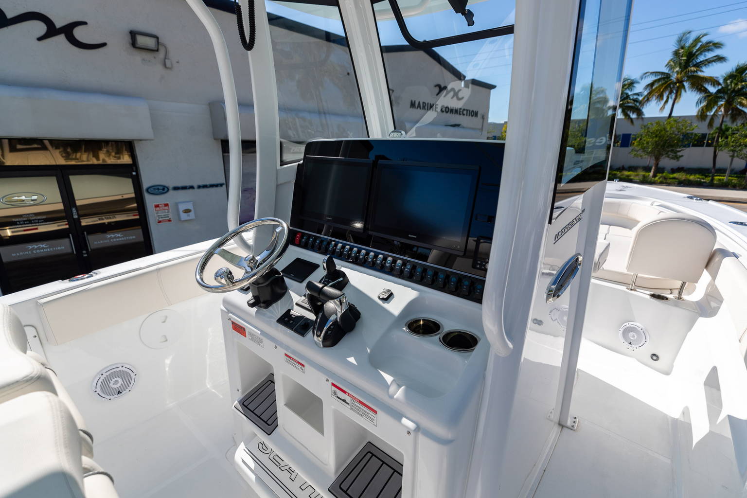 New 2023 Sea Hunt Ultra 305 SE #0107 image 29