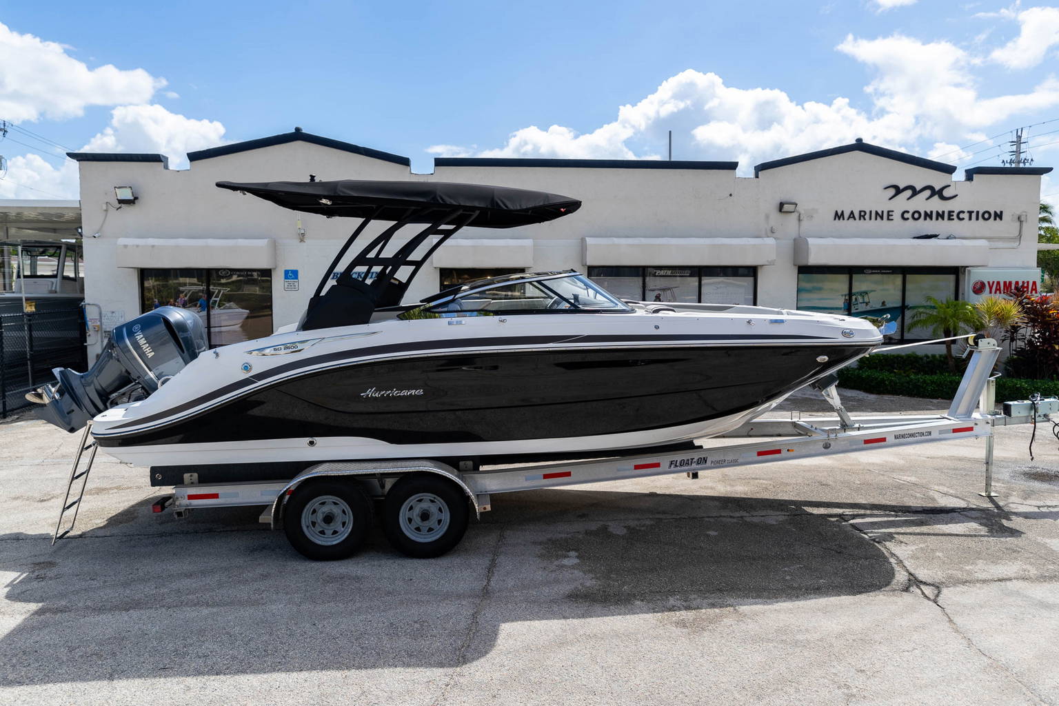 New 2024 Hurricane SunDeck 2600 OB #2855 image 1