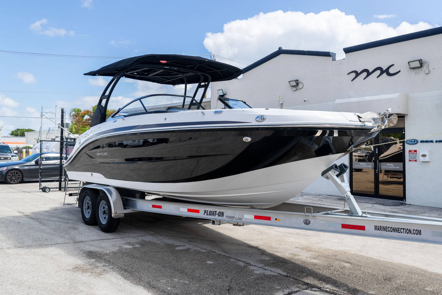 New 2024 Hurricane SunDeck 2600 OB #2855 image 2