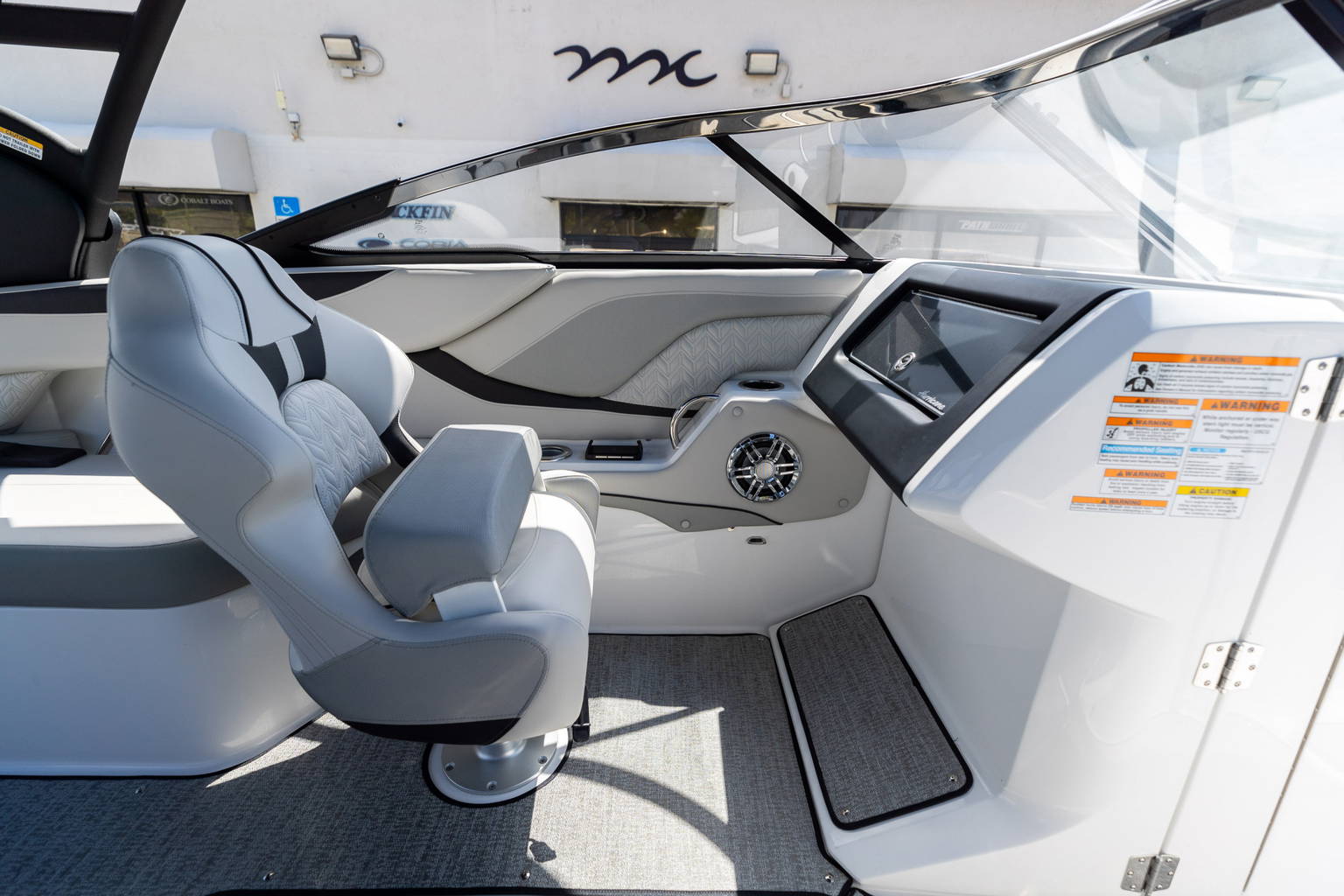 New 2024 Hurricane SunDeck 2600 OB #2855 image 28