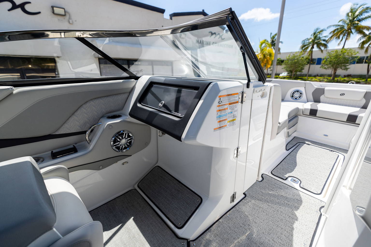 New 2024 Hurricane SunDeck 2600 OB #2855 image 30