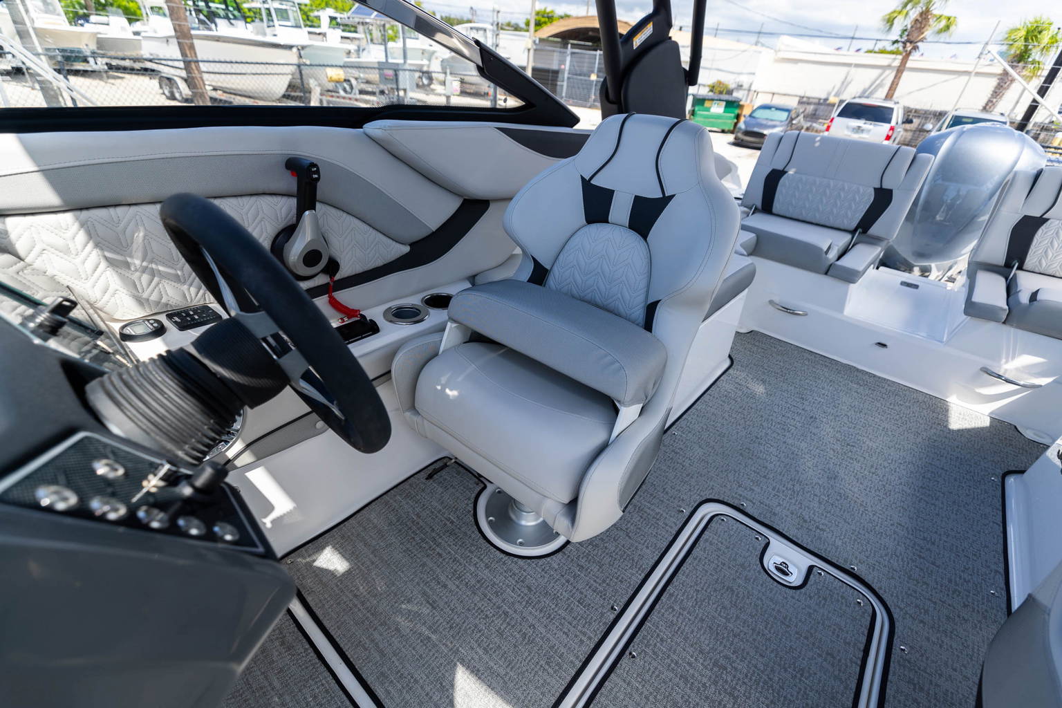 New 2024 Hurricane SunDeck 2600 OB #2855 image 32