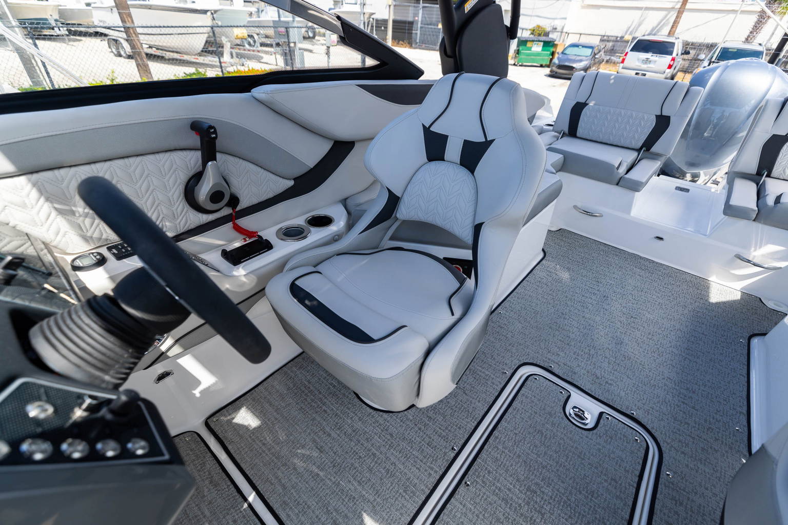 New 2024 Hurricane SunDeck 2600 OB #2855 image 33