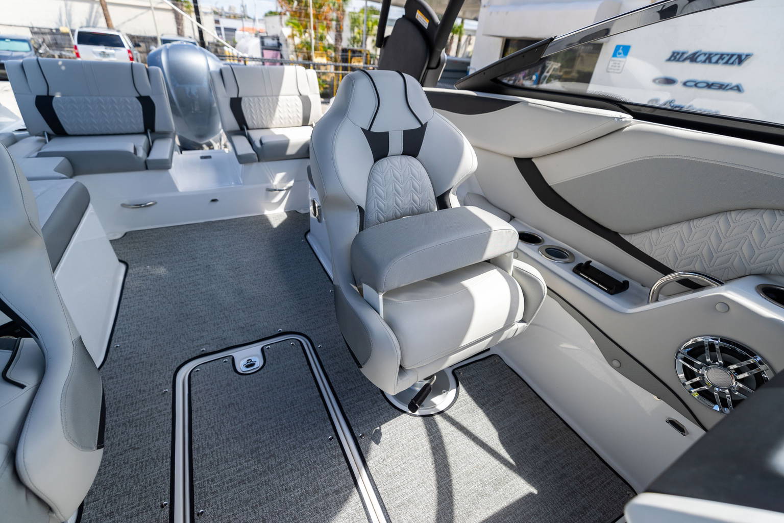 New 2024 Hurricane SunDeck 2600 OB #2855 image 34