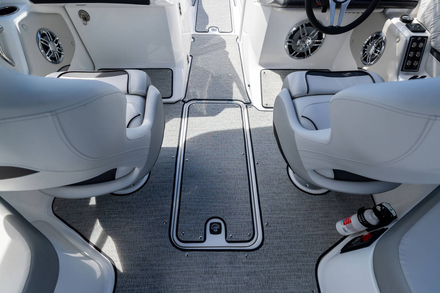 New 2024 Hurricane SunDeck 2600 OB #2855 image 36