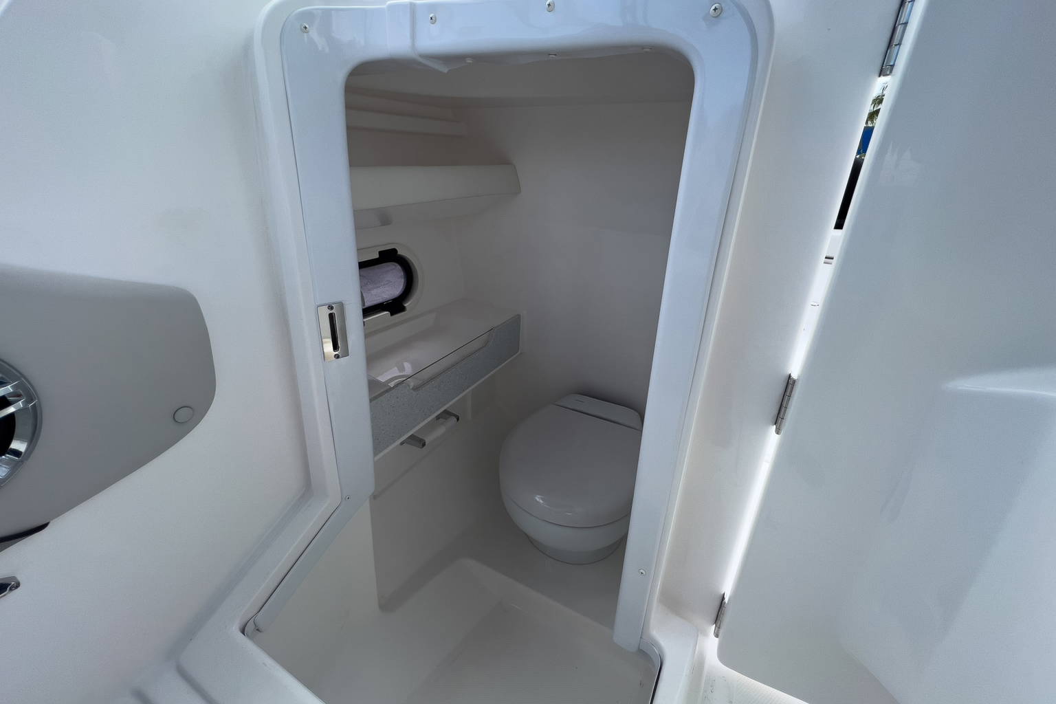New 2024 Hurricane SunDeck 2600 OB #2855 image 31