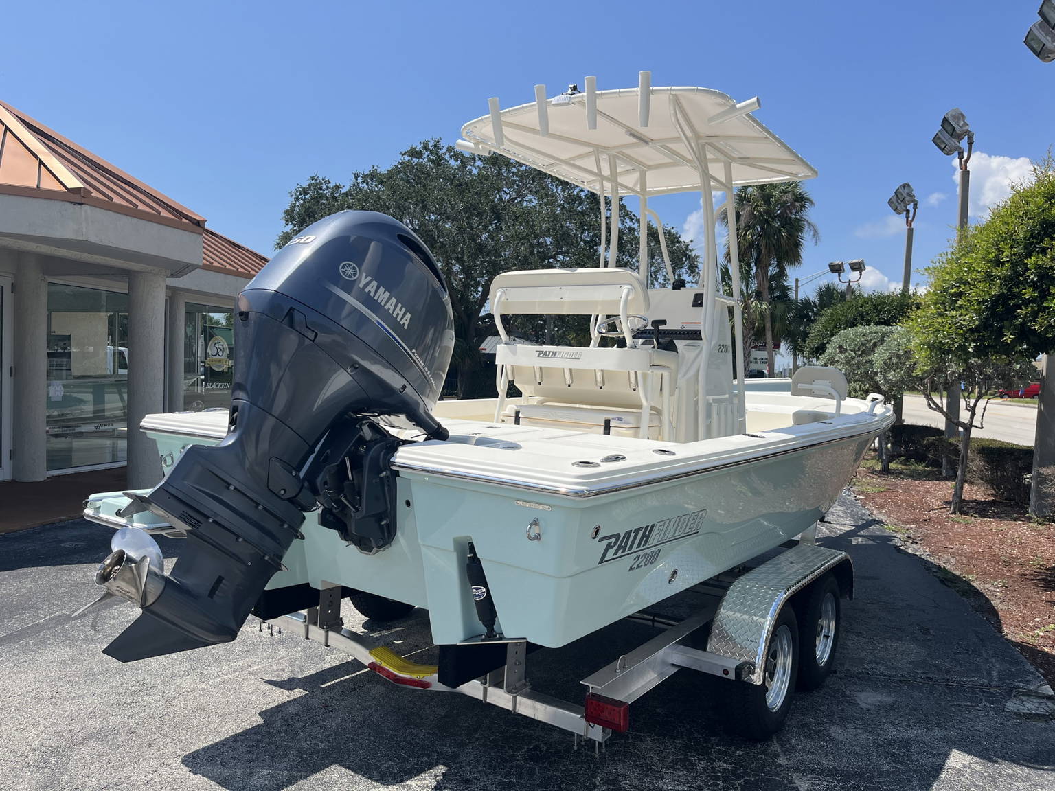 Alternative image of Pathfinder 2200 TRS in Vero Beach, FL