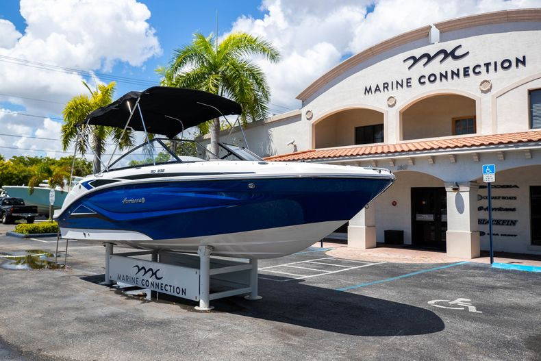 New 2022 Hurricane SunDeck OB SD 235 OB #7864 image 3