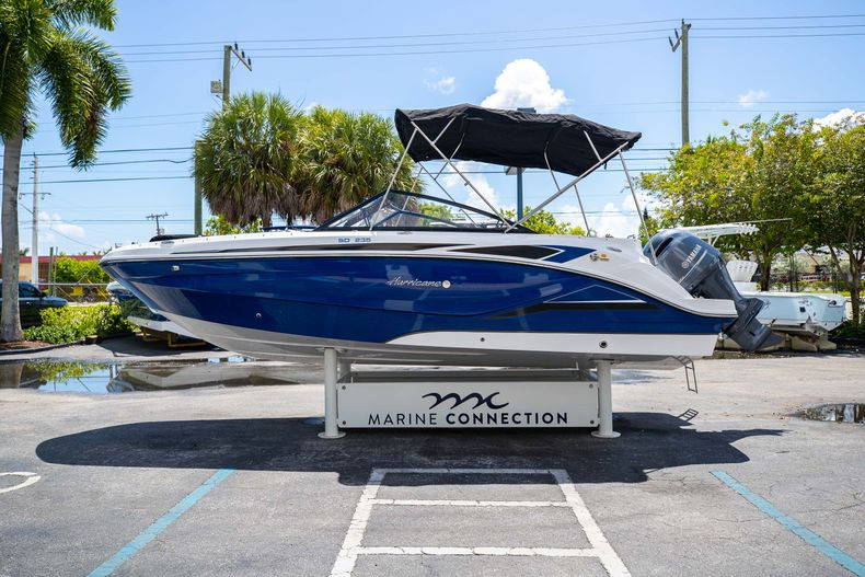 New 2022 Hurricane SunDeck OB SD 235 OB #7864 image 6