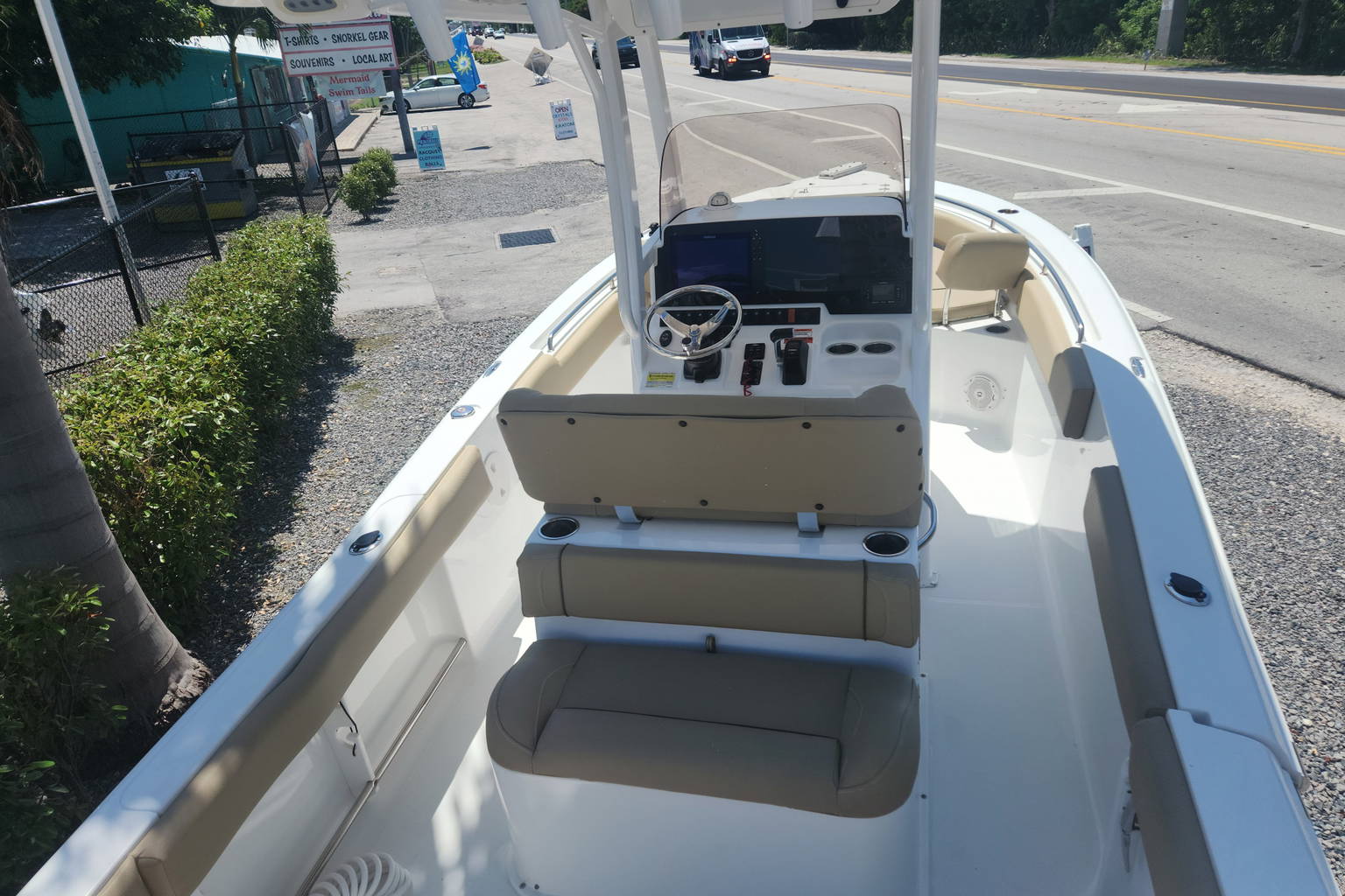 Used 2017 Sea Hunt Ultra 235 SE #0202 image 3