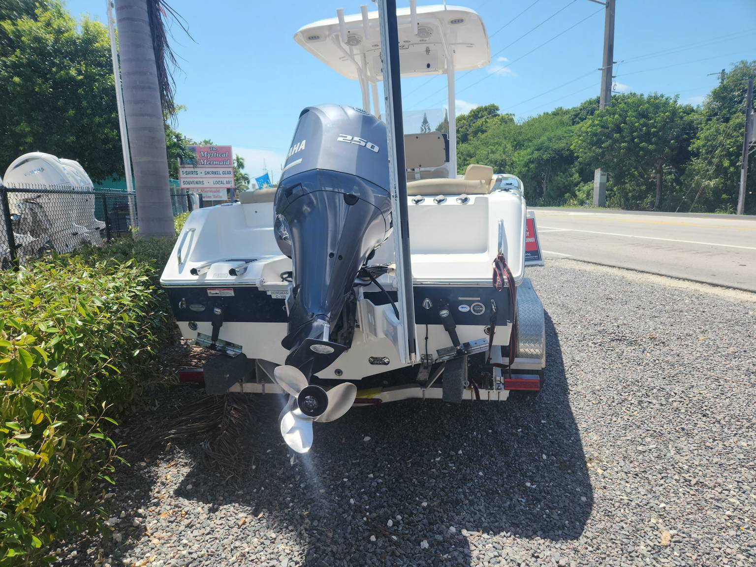 Alternative image of Sea Hunt Ultra 235 SE in Florida Keys, FL