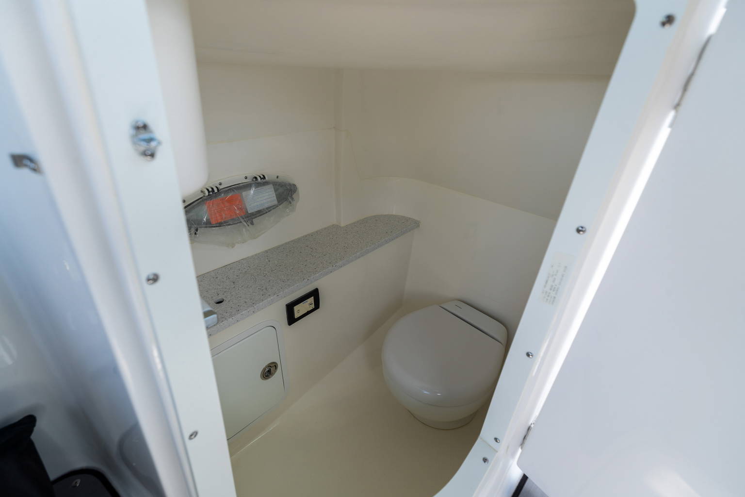 New 2023 Hurricane SunDeck 2486 OB #0282 image 25