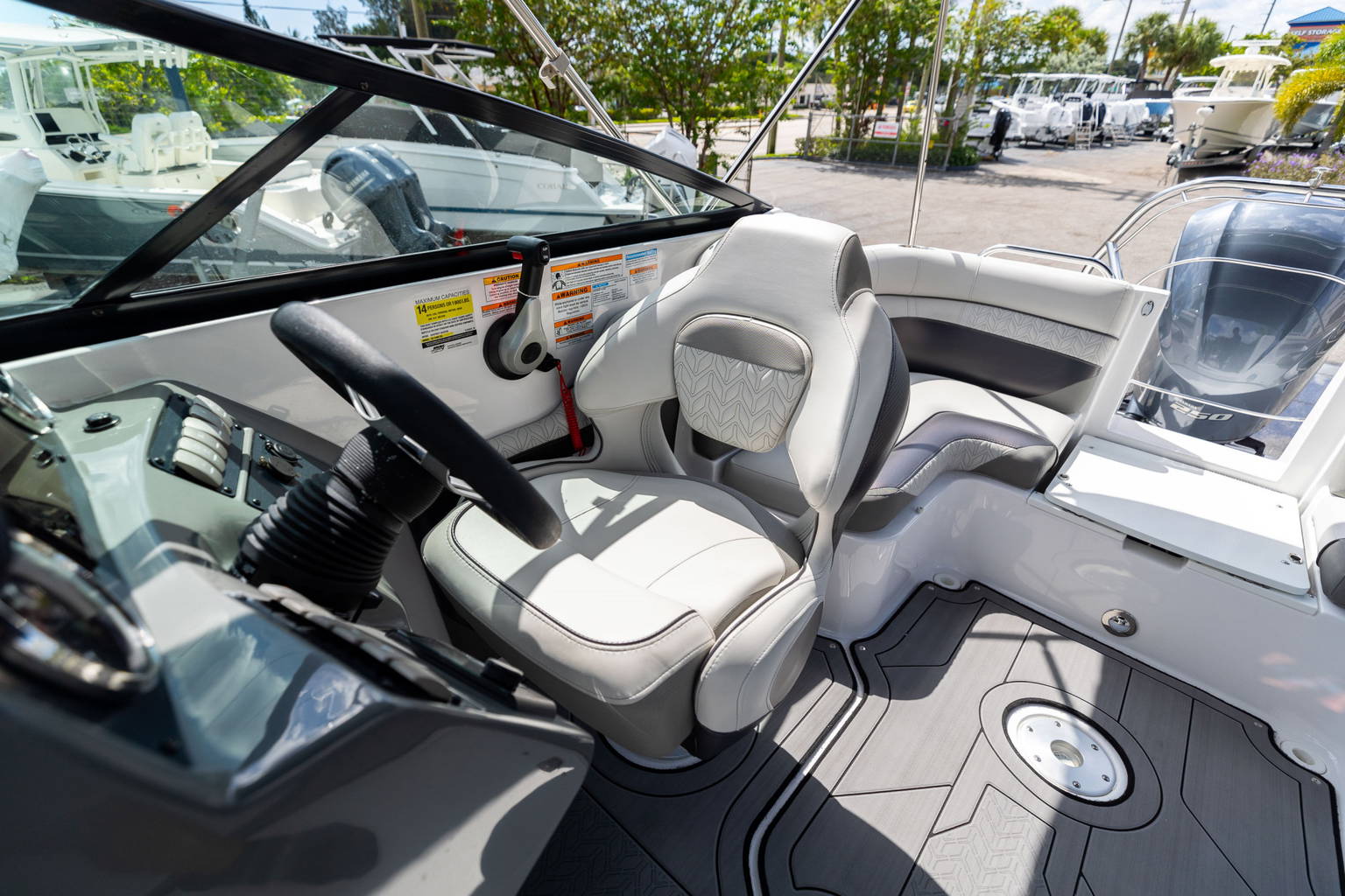 New 2023 Hurricane SunDeck 2486 OB #0282 image 28