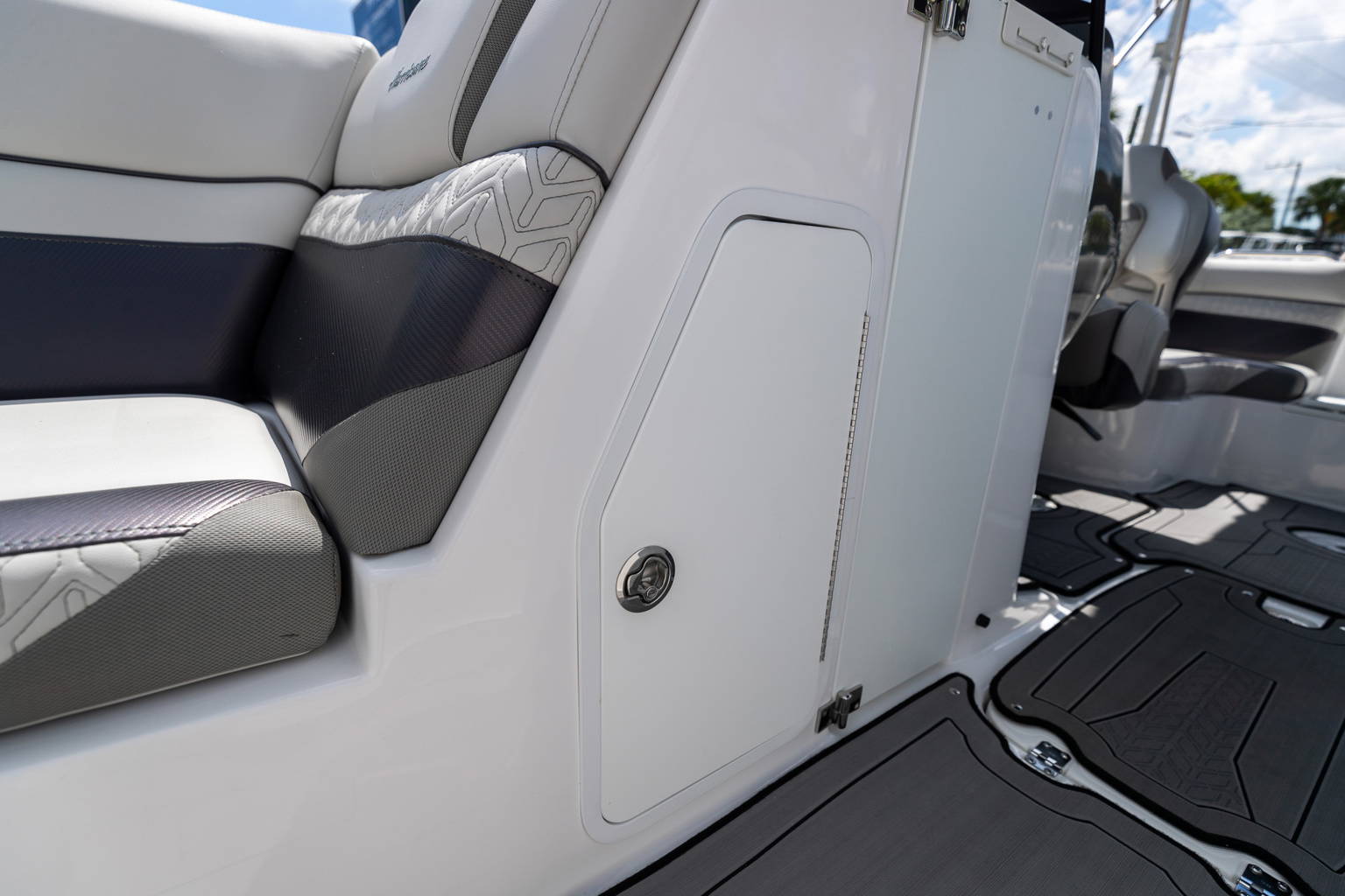 New 2023 Hurricane SunDeck 2486 OB #0282 image 36